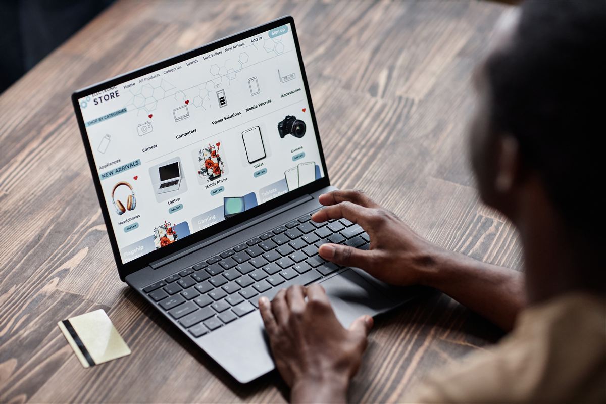 Shopper browsing the PrestoMart online marketplace